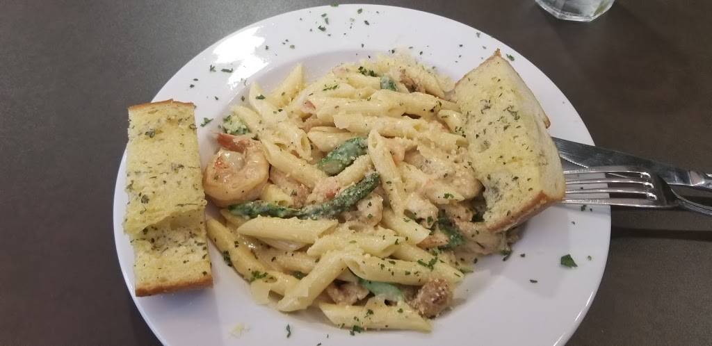 Gus Cafe & Grill | restaurant | 722 Village Ct, Santa Rosa, CA 95405, USA | 7075452212 OR +1 707-545-2212