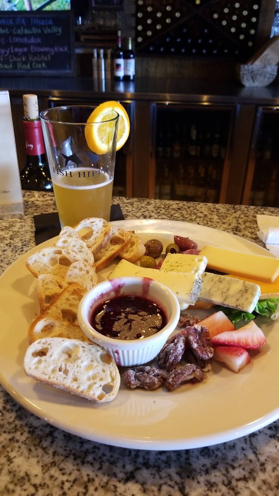 Old North State Winery | restaurant | 308 N Main St, Mt Airy, NC 27030, USA | 3367899463 OR +1 336-789-9463