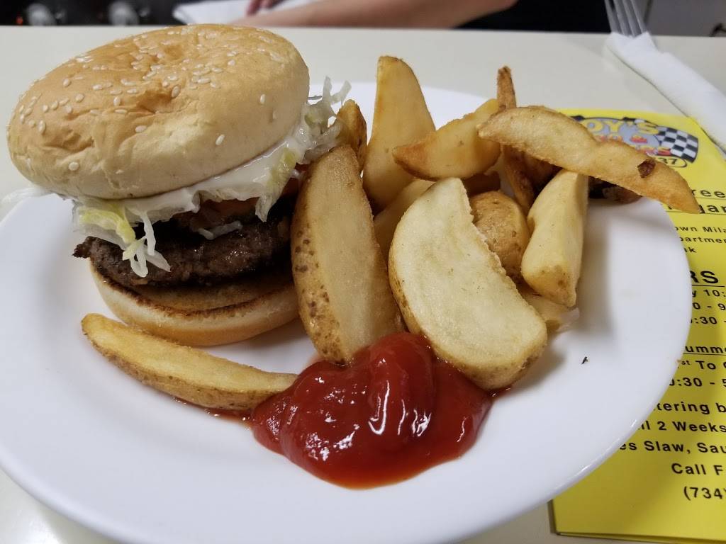 Roys BBQ & Burgers | restaurant | 25 Wabash St, Milan, MI 48160, USA | 7344391737 OR +1 734-439-1737