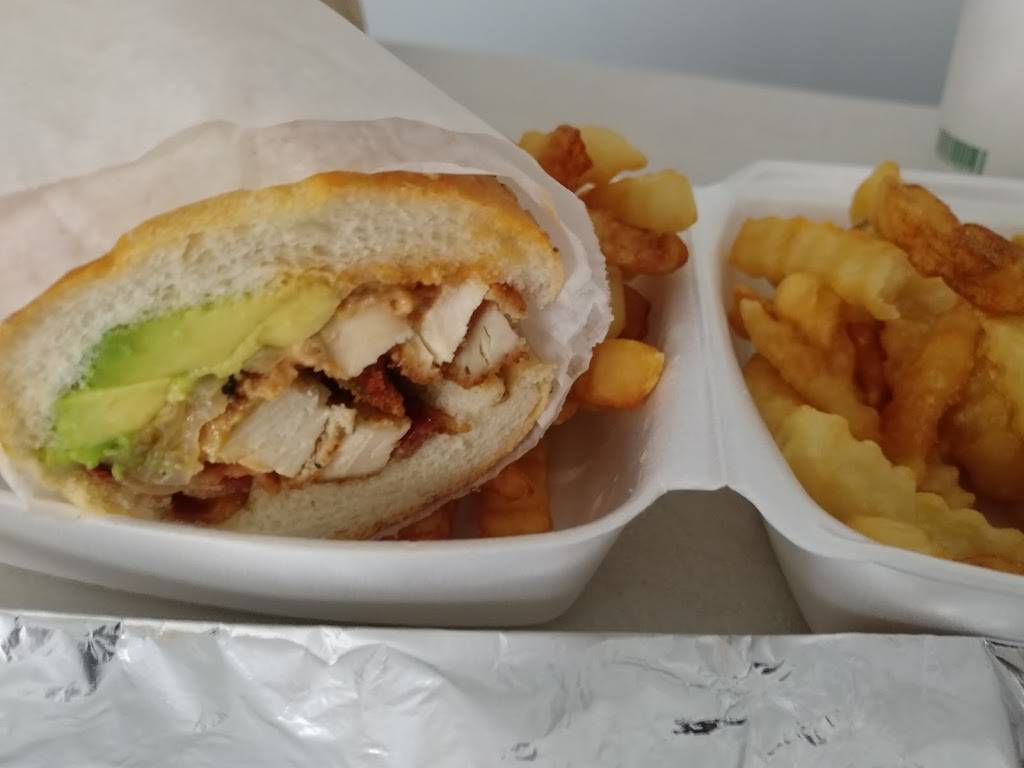 Sports Deli | restaurant | 1029 Waverly Ave, Holtsville, NY 11742, USA | 6312898878 OR +1 631-289-8878