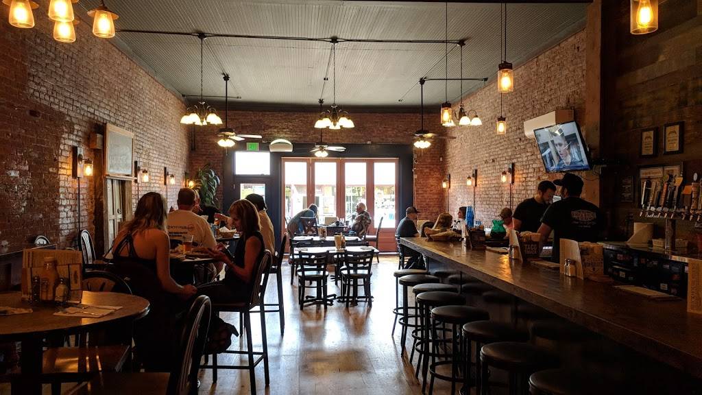 Brickhouse Brews | restaurant | 140 Main St, Jackson, CA 95642, USA | 2092233580 OR +1 209-223-3580