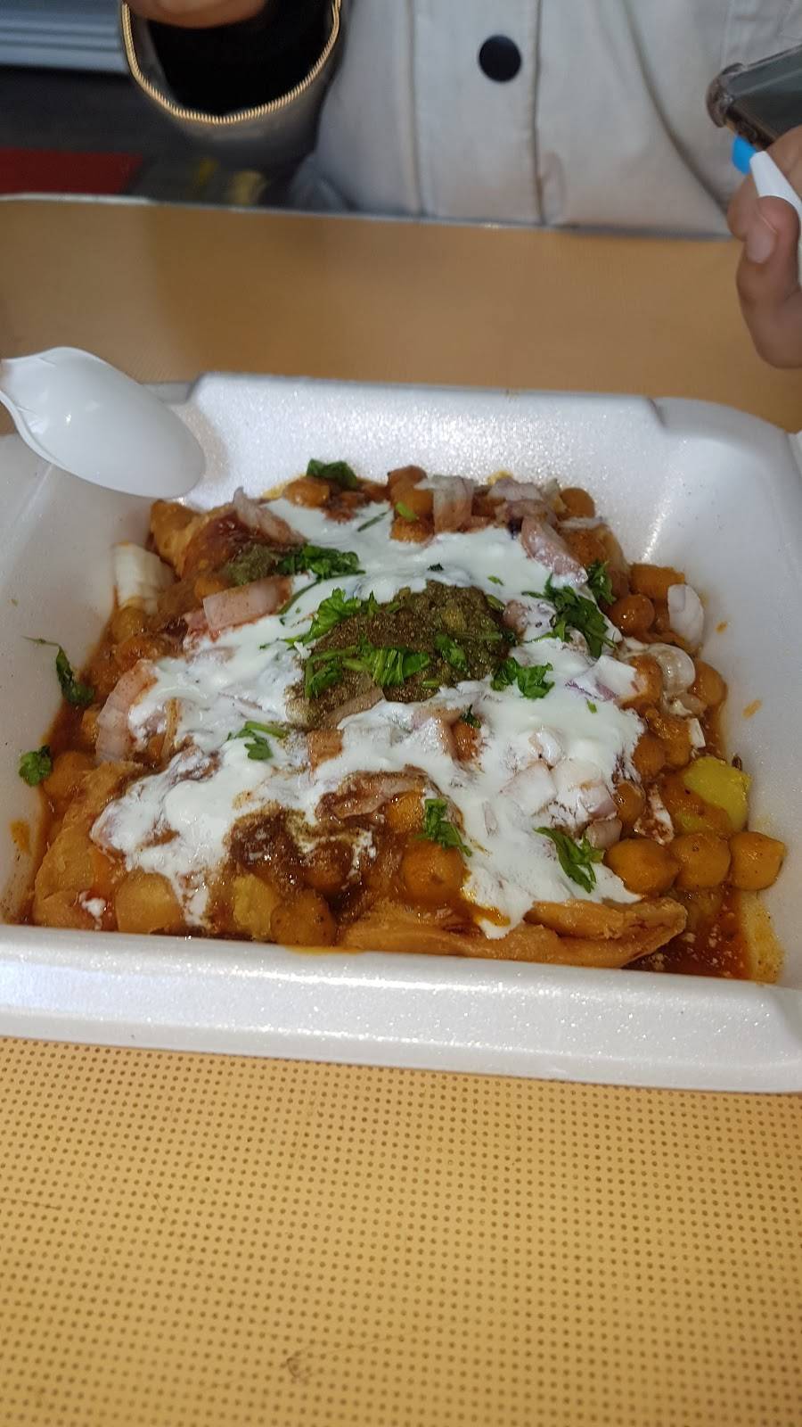 Malton Sweets & Samosa Factory | restaurant | 7052 Airport Rd, Mississauga, ON L4T 2G8, Canada | 9056732136 OR +1 905-673-2136