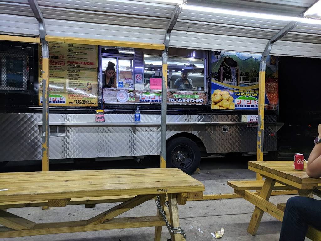 Papas Estilo Regio | restaurant | T C Jester Blvd, Houston, TX 77038, USA | 8326731193 OR +1 832-673-1193