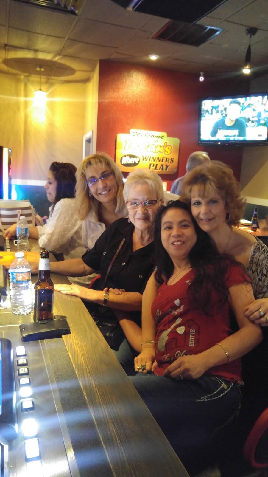 Dylans Grill and Pub | restaurant | 4401 E Sunset Rd, Henderson, NV 89014, USA | 7025471981 OR +1 702-547-1981