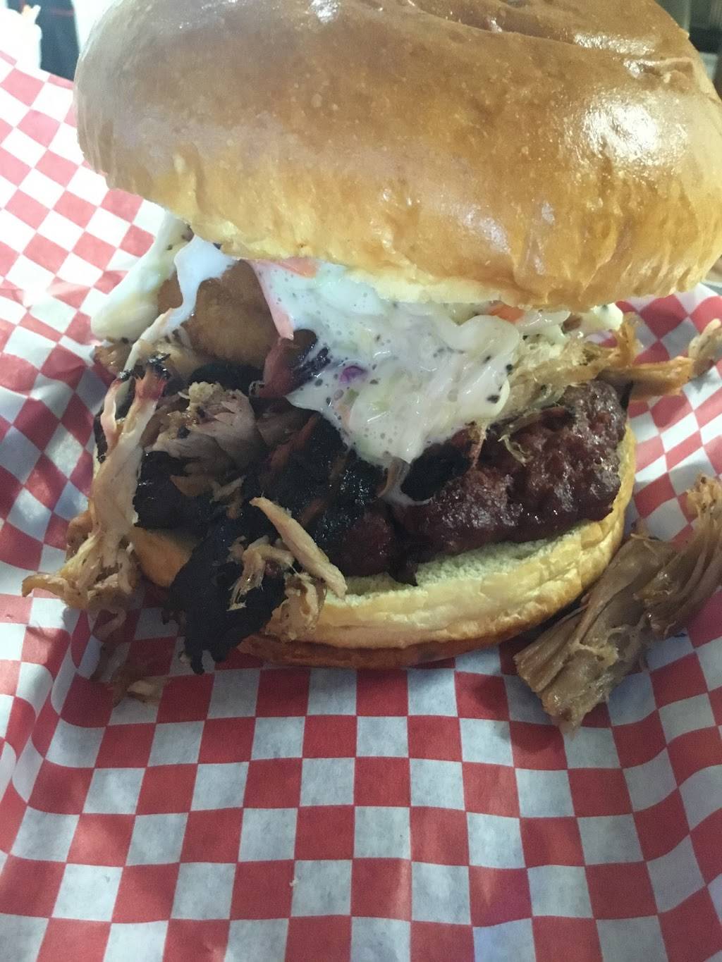 Around the Bend Bar-BQ | restaurant | 11201 N, MO-7, Climax Springs, MO 65324, USA | 5733472380 OR +1 573-347-2380