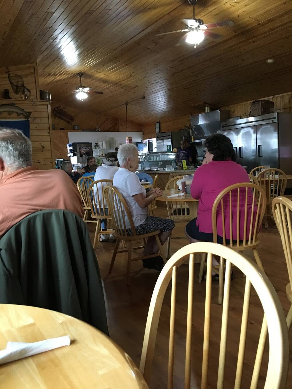 Cheryls Landing and Marina | restaurant | 1749 North Blvd, Cadillac, MI 49601, USA | 2317753699 OR +1 231-775-3699