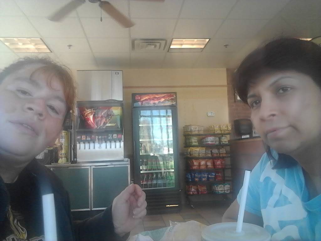 Subway Restaurants | restaurant | 2662 Washington St Unit A, Waukegan, IL 60085, USA | 8477827102 OR +1 847-782-7102