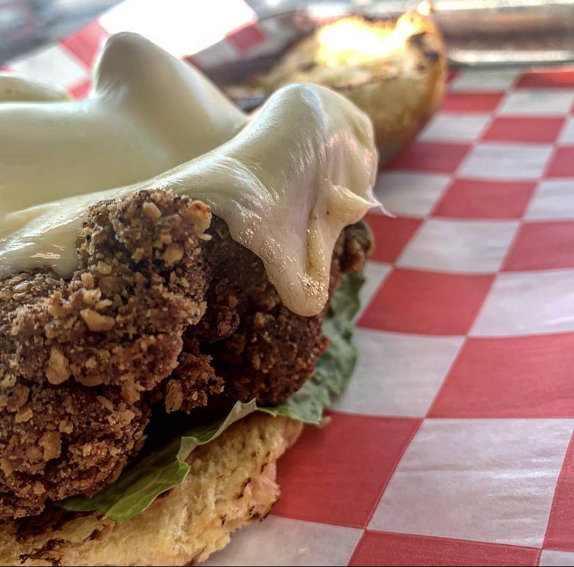 Surf vs Turf | restaurant | 2043 Fairfield Ave, Bridgeport, CT 06605, USA | 2039232019 OR +1 203-923-2019