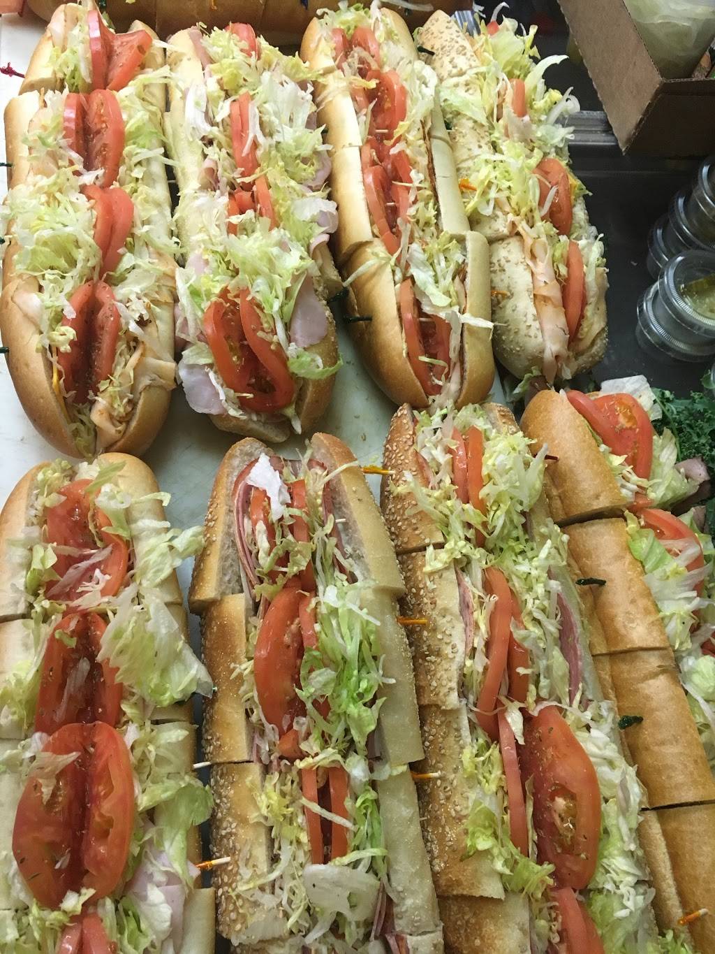 T & F Farmers Pride | restaurant | 8101 Ridge Ave, Philadelphia, PA 19128, USA | 2154870889 OR +1 215-487-0889