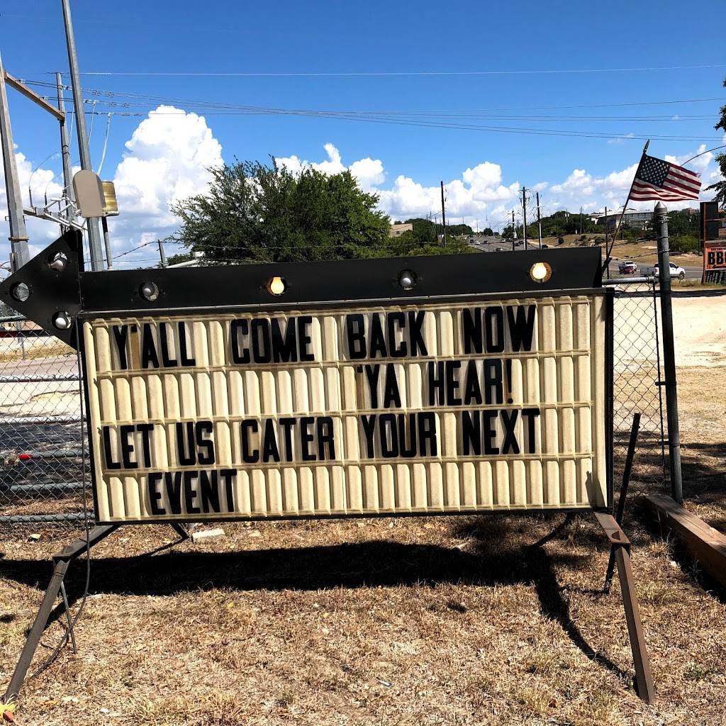 Bee Caves B-B-Q | restaurant | 8414 Bee Caves Rd, Austin, TX 78746, USA | 5123069040 OR +1 512-306-9040