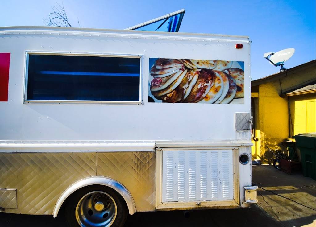 Sabor Salvadoreño | restaurant | 2215 E Poplar St, Stockton, CA 95205, USA | 2099057670 OR +1 209-905-7670