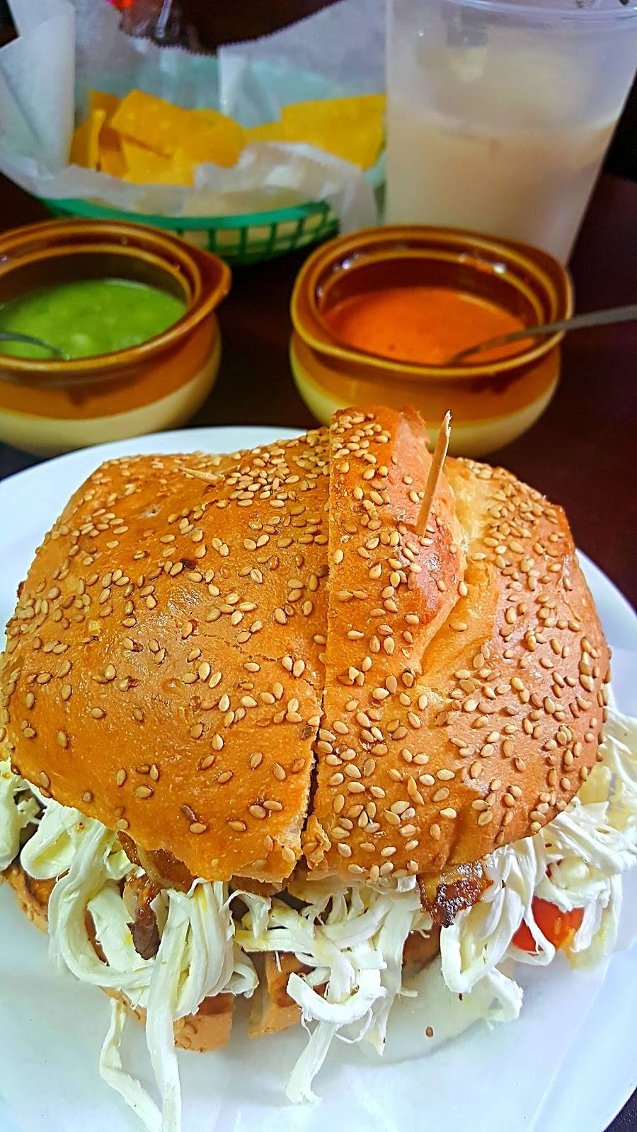 Los Taquitos De Puebla | restaurant | 241 N Dupont Hwy, New Castle, DE 19720, USA | 3023289490 OR +1 302-328-9490