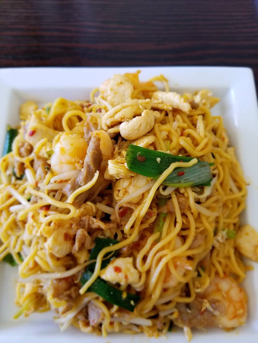 Yang Noodle House Pho | restaurant | 1374 E Foothill Blvd C, Rialto, CA 92376, USA | 9099905929 OR +1 909-990-5929