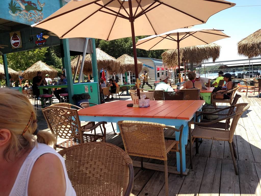 Fat Daddys Tiki Hut | restaurant | 119 Driftwood Shores Ln, Dover, TN 37058, USA | 9312322243 OR +1 931-232-2243