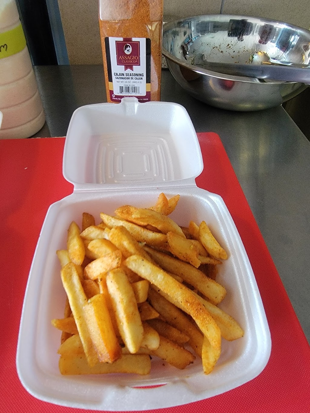 Las Caleritas Grocery | restaurant | 2339 Fairfield Ave, Bridgeport, CT 06605, USA | 2033326457 OR +1 203-332-6457