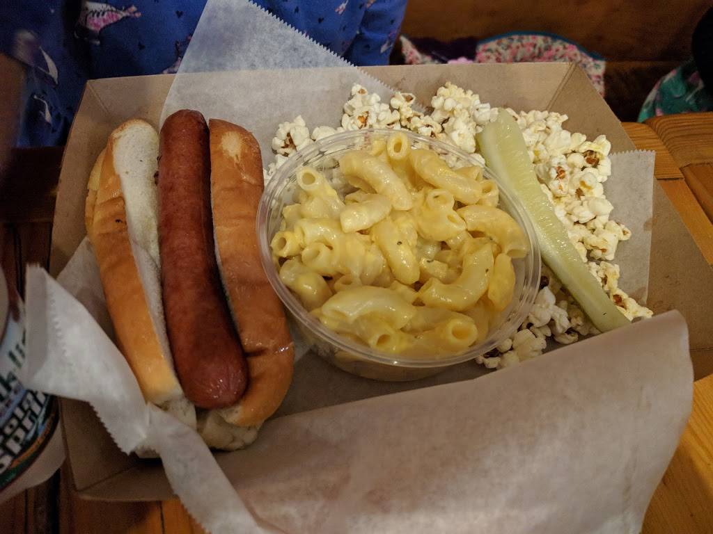 Handys | restaurant | 367 Main St, Yarmouth, ME 04096, USA | 2078465608 OR +1 207-846-5608