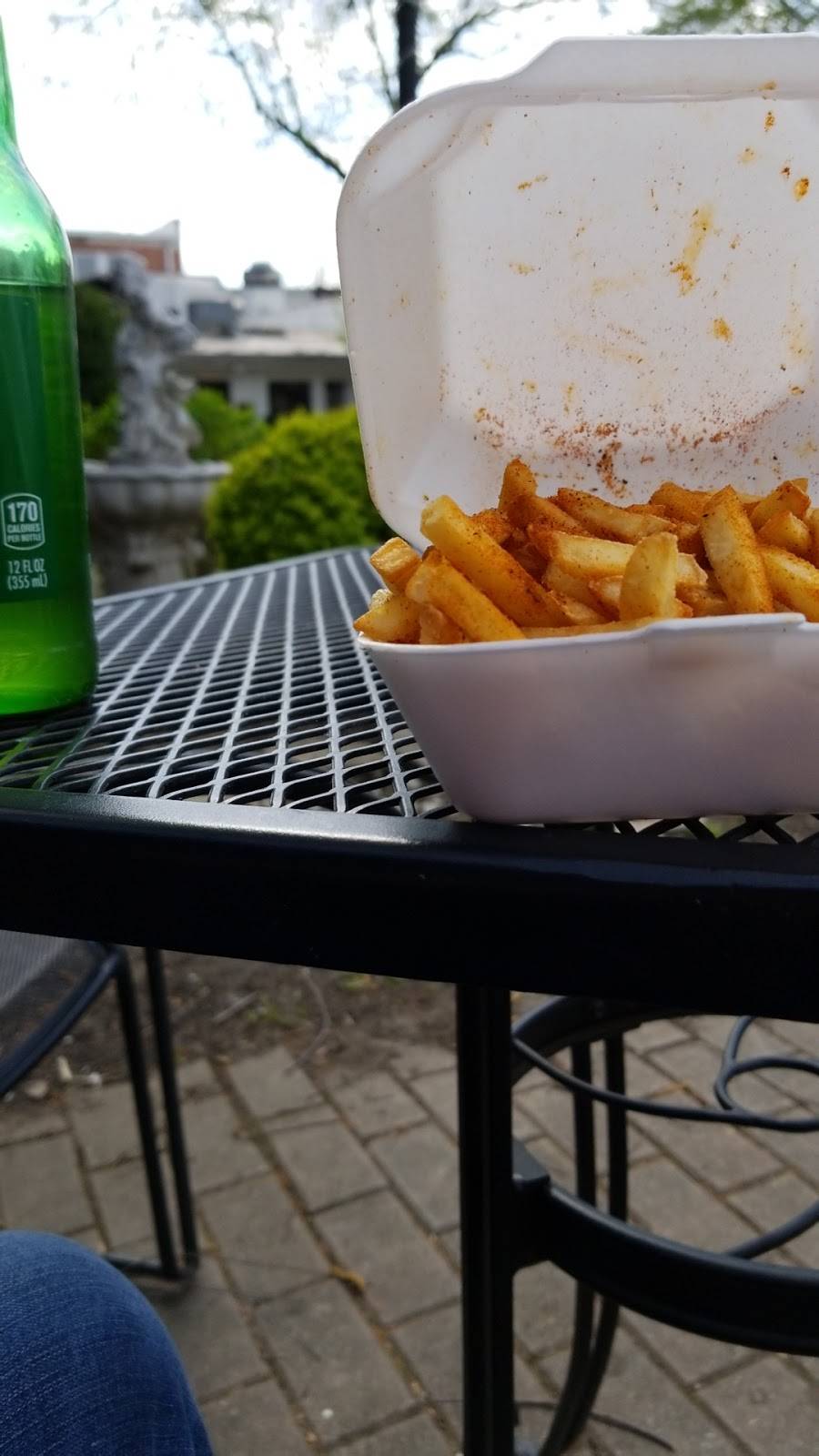 Parkside Grille | restaurant | 8 Plaza Dr, Chagrin Falls, OH 44022, USA | 4402473401 OR +1 440-247-3401