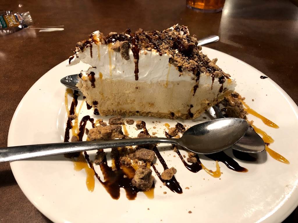 Wall Street Grill | restaurant | 2721 N Central Ave, Humboldt, TN 38343, USA | 7317841214 OR +1 731-784-1214