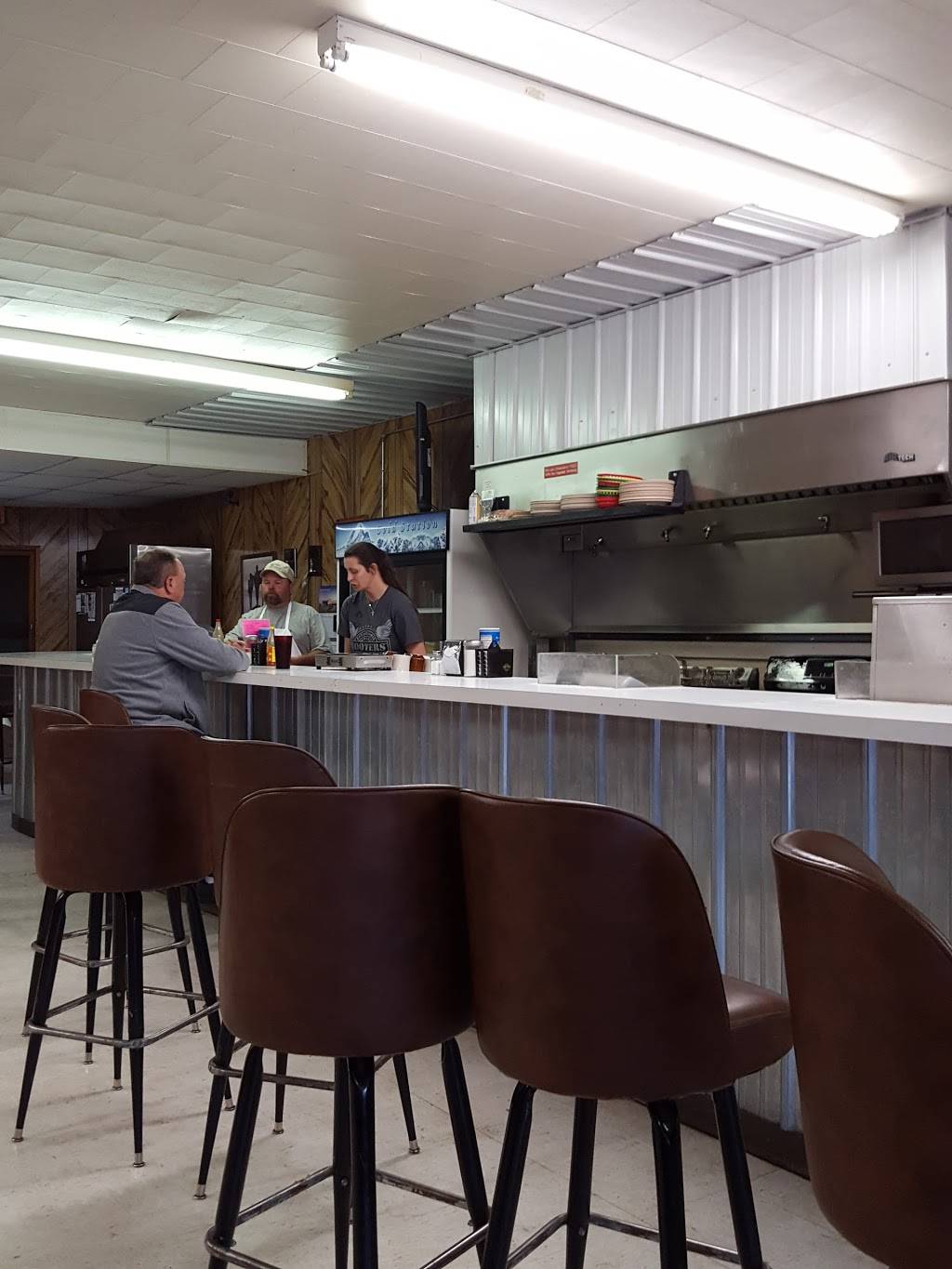 Crickets Lunch Room | restaurant | 112 E State St, Princeton, IN 47670, USA | 8123854039 OR +1 812-385-4039