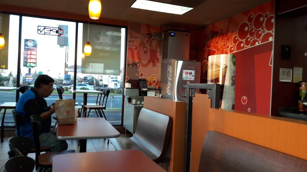 Jack in the Box | restaurant | 400 Joseph Gallo Ct, Livingston, CA 95334, USA | 2093948840 OR +1 209-394-8840