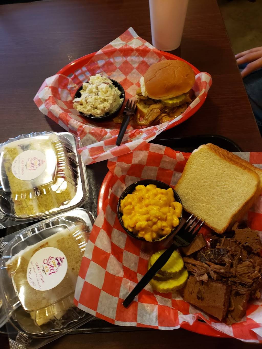 Zombie Pig BBQ | restaurant | 6201 Veterans Pkwy, Columbus, GA 31909, USA | 7066620941 OR +1 706-662-0941