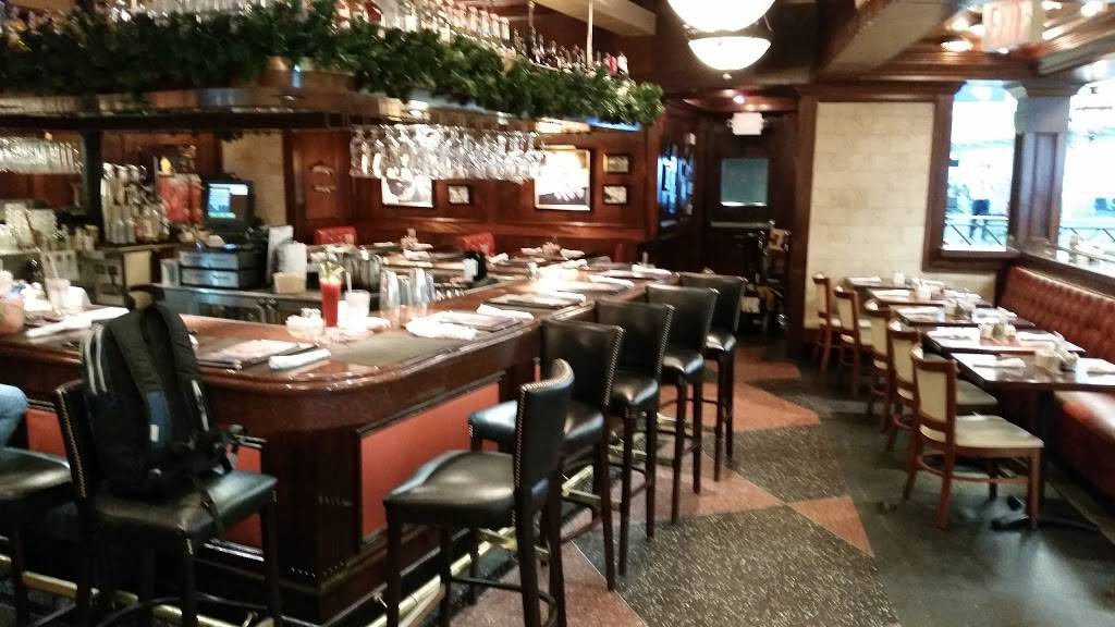 Pappadeaux Seafood Kitchen | restaurant | William P. Hobby Airport (HOU), 7800 Airport Blvd Space C11, Houston, TX 77061, USA | 7138477622 OR +1 713-847-7622