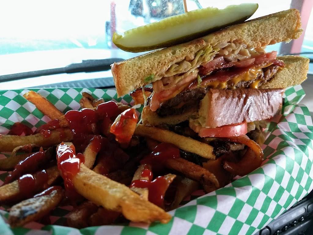 Salt & Pepers Drive-In | restaurant | 1621 Baker Dr, Wisconsin Rapids, WI 54494, USA | 7154230888 OR +1 715-423-0888