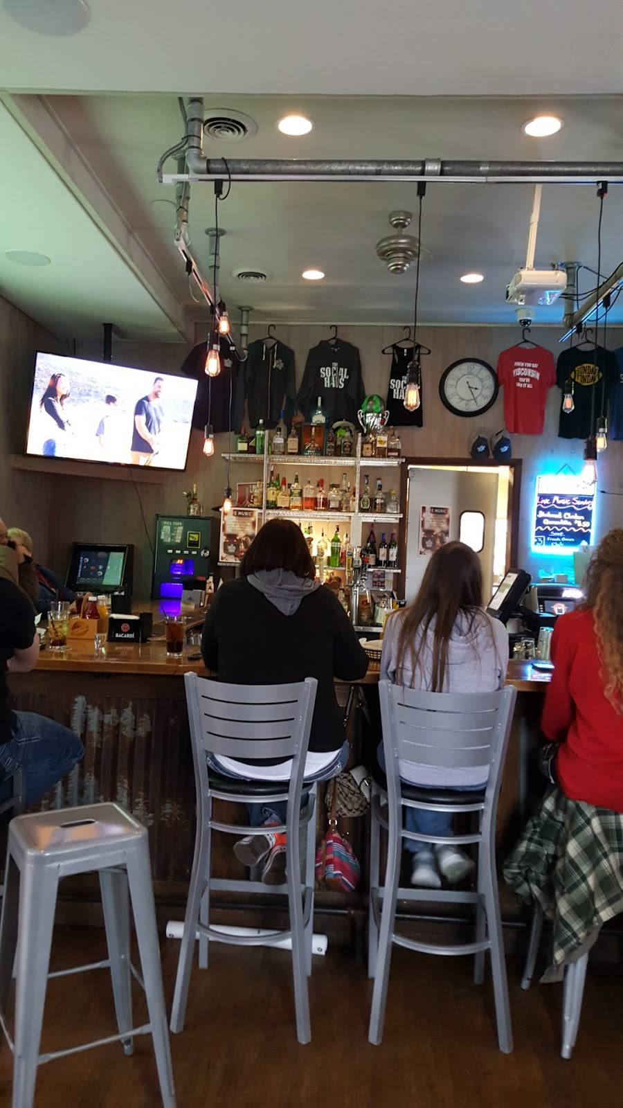 The Social Haus | restaurant | N48W18474 W Lisbon Rd, Menomonee Falls, WI 53051, USA | 2622939565 OR +1 262-293-9565