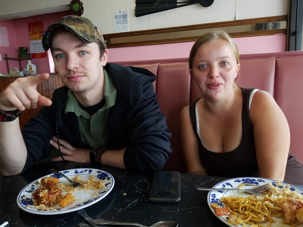 Peking Palace Restaurant | restaurant | 3290, 271 S Elm St, Commerce, GA 30529, USA | 7063351930 OR +1 706-335-1930