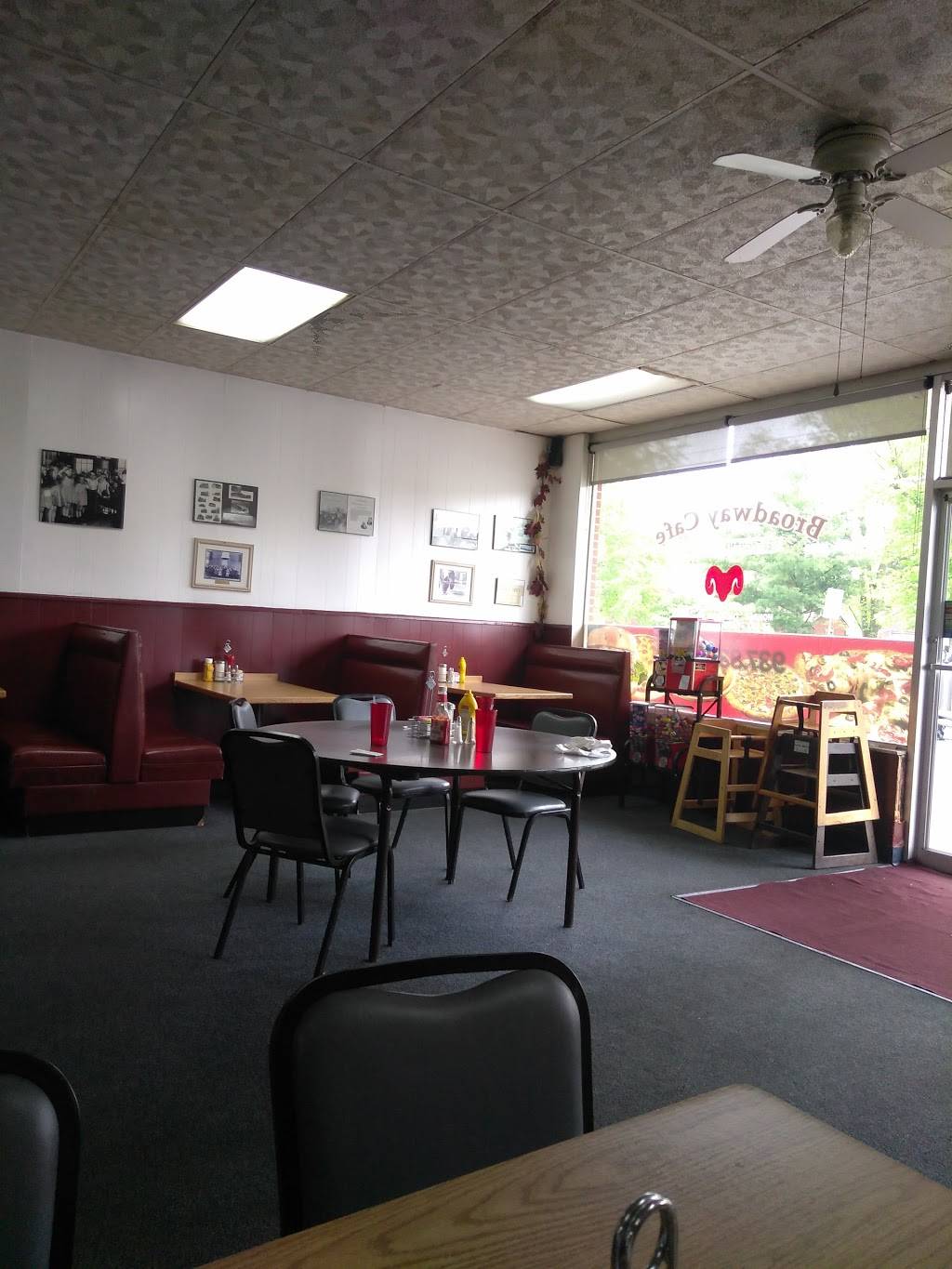 Broadway Cafe | restaurant | 203 N Broadway St, Trotwood, OH 45426, USA | 9378376555 OR +1 937-837-6555