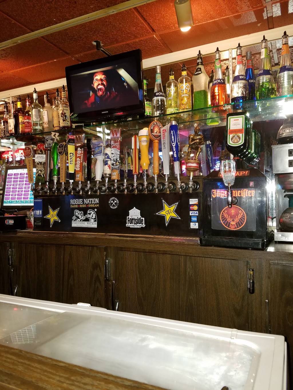 TJs Cascade Bar & Grill | restaurant | 15000 SE Mill Plain Blvd, Vancouver, WA 98684, USA | 3602540749 OR +1 360-254-0749