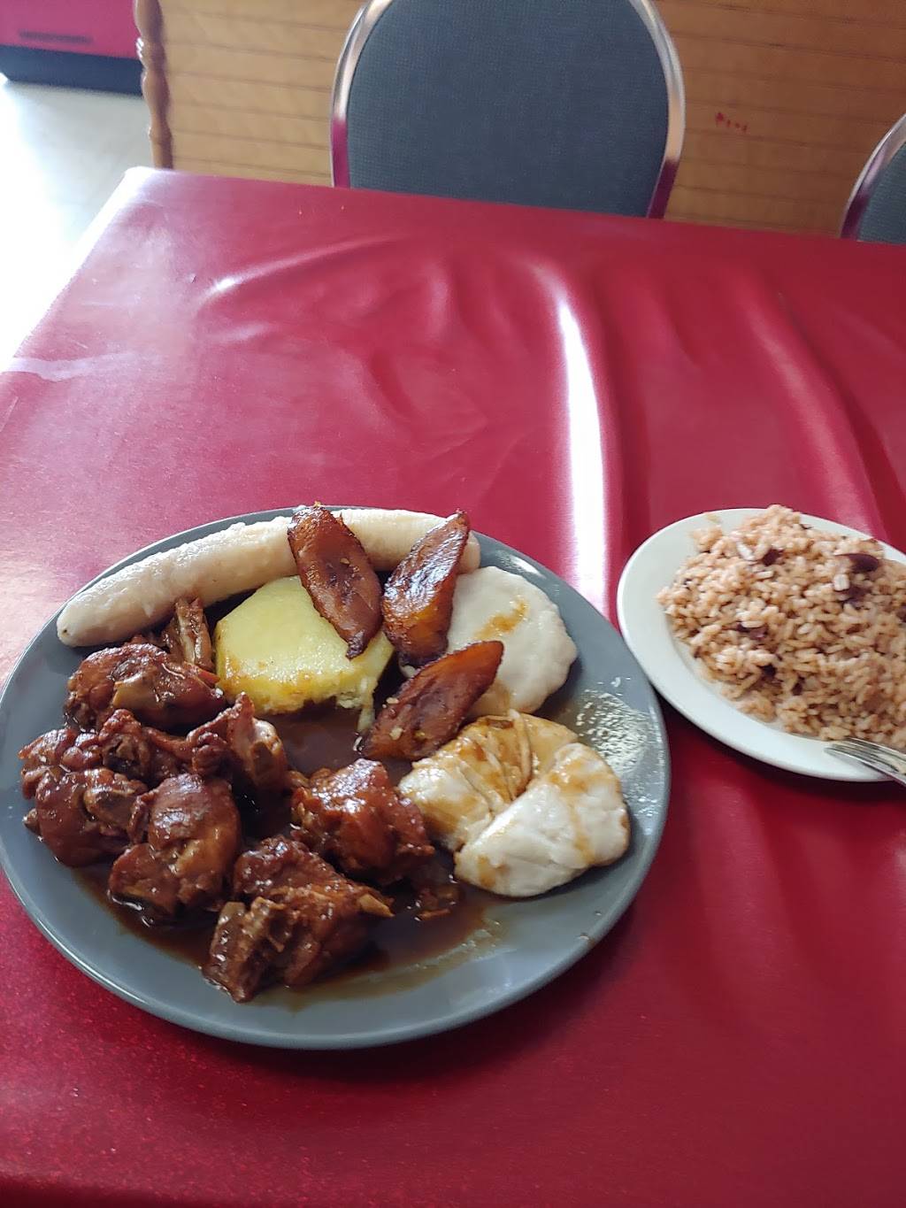 Jah Love Caribbean Restaurant | restaurant | 1700 N Main St, Kissimmee, FL 34744, USA | 4079351157 OR +1 407-935-1157