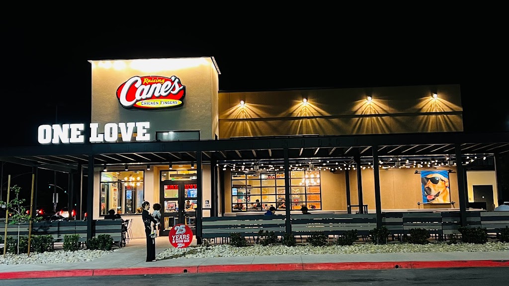 Raising Canes Chicken Fingers | restaurant | 1420 S Azusa Ave, City of Industry, CA 91748, USA | 6265819747 OR +1 626-581-9747