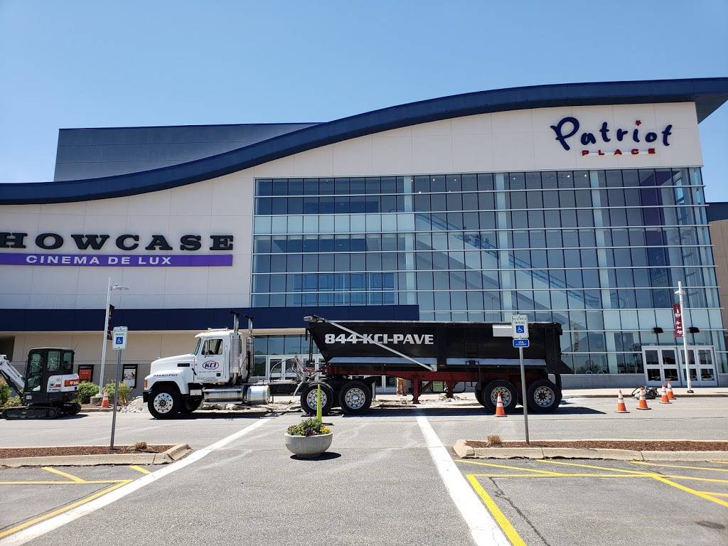 Showcase Cinema de Lux Patriot Place | restaurant | 24 Patriot Pl, Foxborough, MA 02035, USA | 8003154000 OR +1 800-315-4000