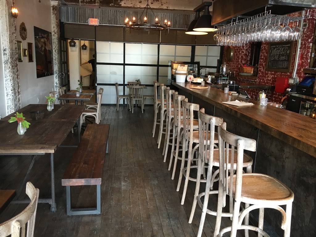 West Wine Bar | restaurant | 67 West St #3, Brooklyn, NY 11222, USA | 9179091087 OR +1 917-909-1087