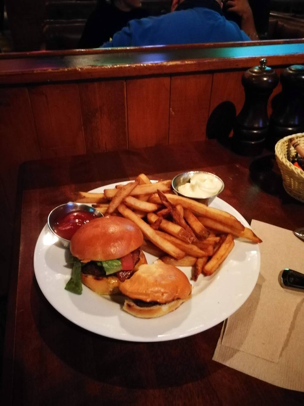 La Cage - Brasserie sportive | restaurant | 700 Boulevard Albiny Paquette, Mont-Laurier, QC J9L 1L4, Canada | 8196236435 OR +1 819-623-6435