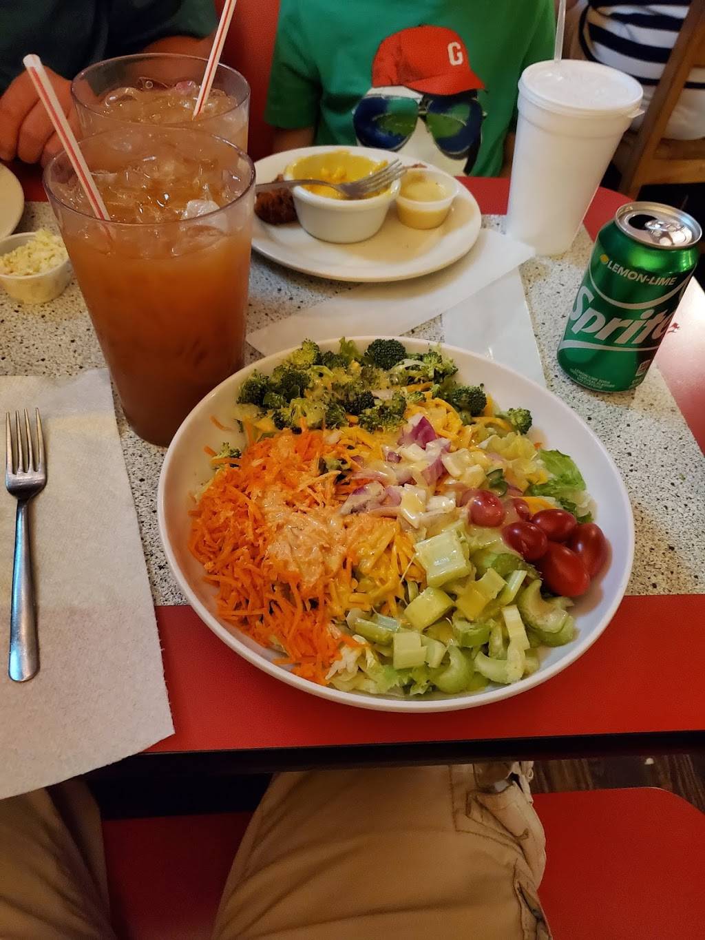 Millers Grocery | restaurant | 7011 Main St, Christiana, TN 37037, USA | 6158931878 OR +1 615-893-1878