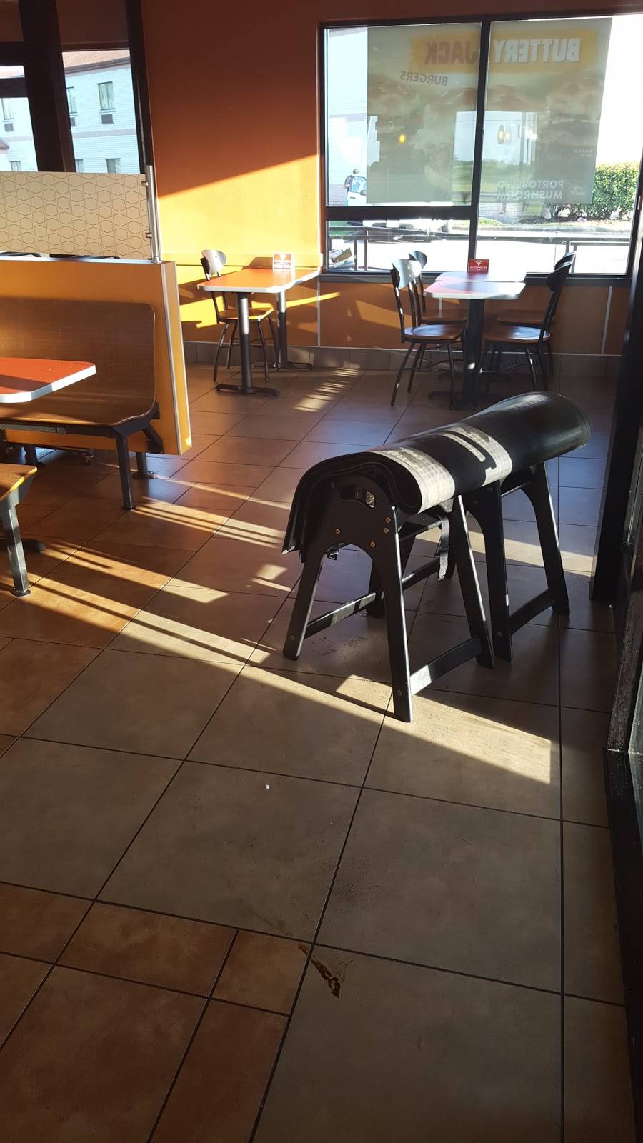 Jack in the Box | restaurant | 3885 I-10, Beaumont, TX 77705, USA | 4098423882 OR +1 409-842-3882