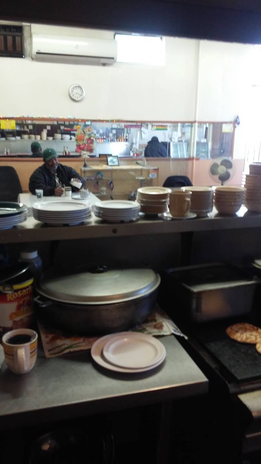 Pelican | restaurant | 4254 Vermont Ave, Los Angeles, CA 90037, USA | 3232325487 OR +1 323-232-5487