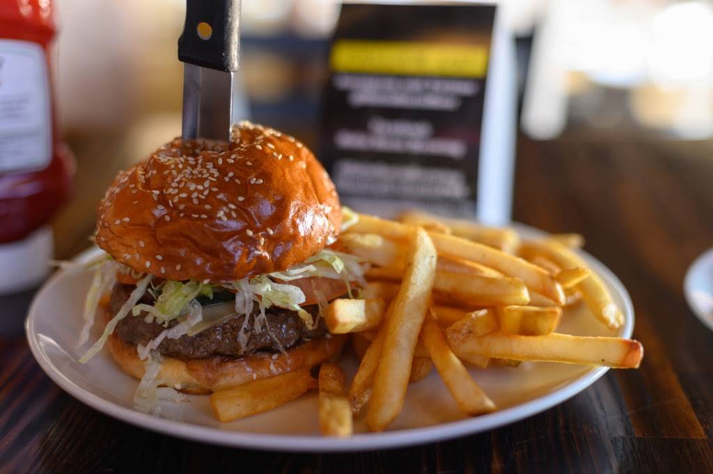 Helio Basin Brewing Company | restaurant | 3935 E Thomas Rd, Phoenix, AZ 85018, USA | 6023543525 OR +1 602-354-3525