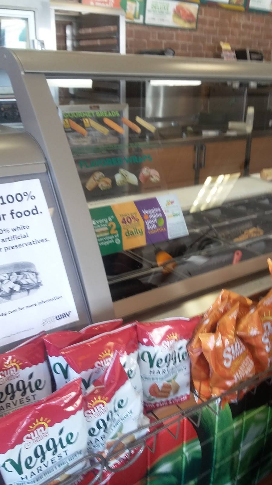 Subway Restaurants | restaurant | 615 Main St, Westbrook, ME 04092, USA | 2078543287 OR +1 207-854-3287