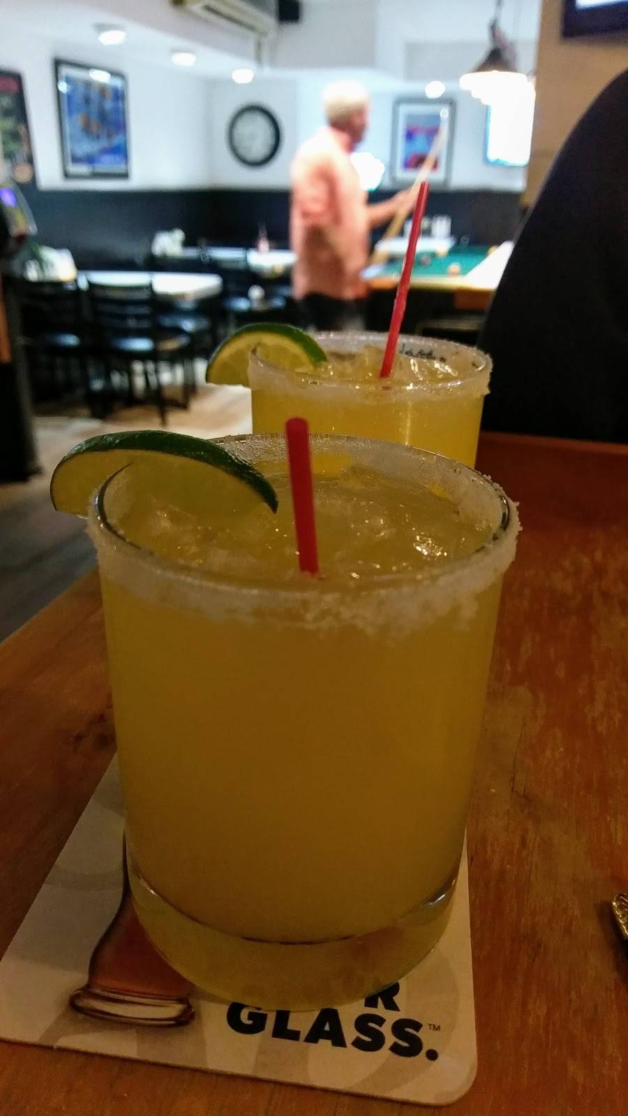 Dinos Bar and Grill | restaurant | 1466 River Rd, Edgewater, NJ 07020, USA | 2012246992 OR +1 201-224-6992