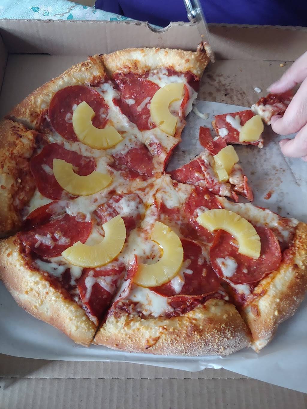 Schmizza Pub & Grub | restaurant | 2700 NE 82nd Ave, Portland, OR 97220, USA | 5032579992 OR +1 503-257-9992