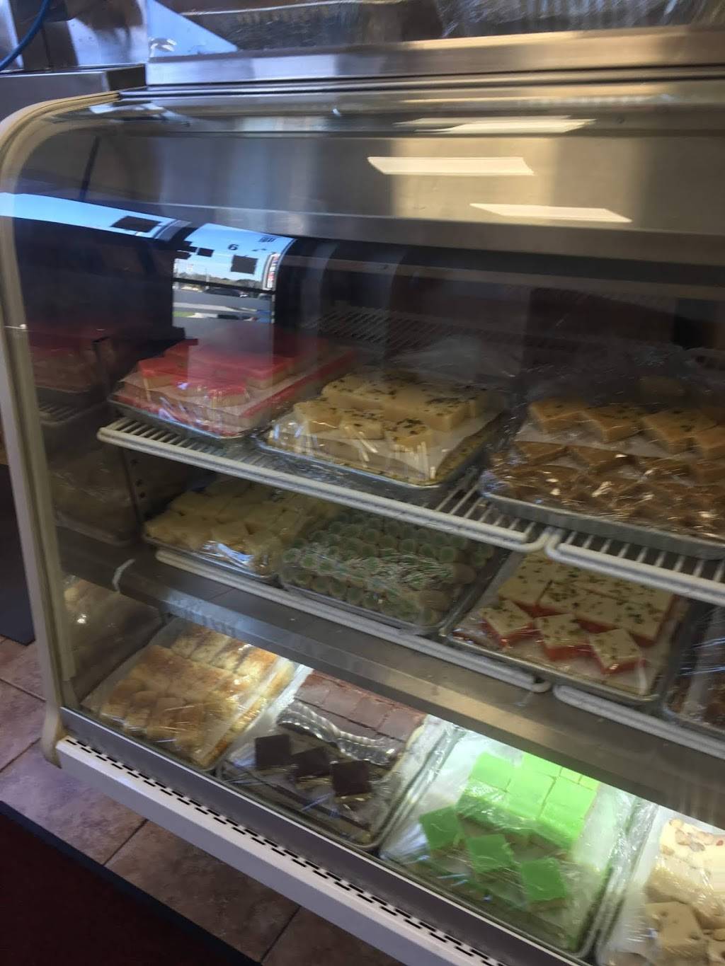 Airport Sweets & Tandoori Restaurant | restaurant | 9899 Airport Rd #6, Brampton, ON L6S 0A9, Canada | 9054581173 OR +1 905-458-1173