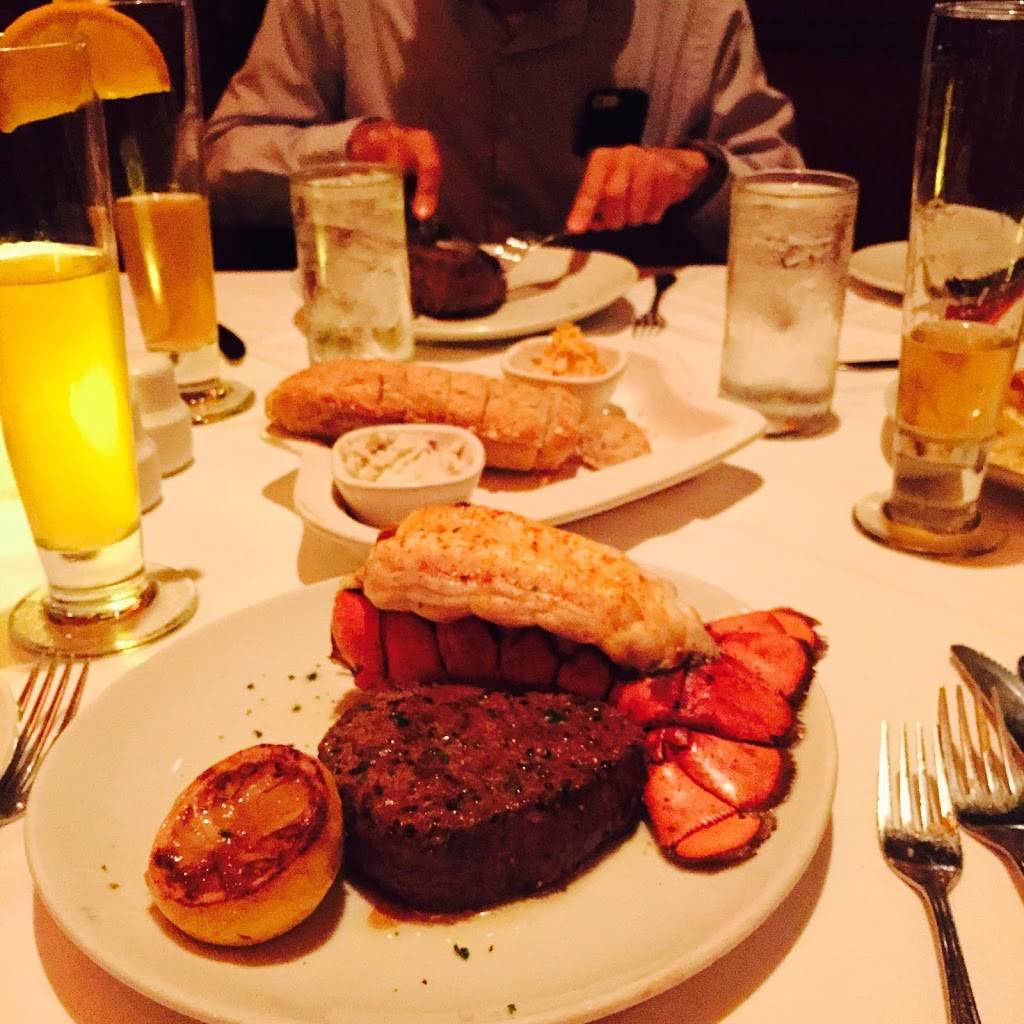 Flemings Prime Steakhouse & Wine Bar | restaurant | 17400 Haggerty Rd, Livonia, MI 48152, USA | 7345429463 OR +1 734-542-9463
