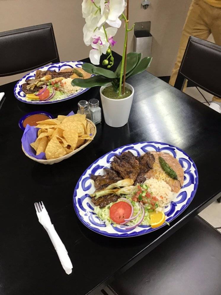 Bahia Grill | restaurant | 13100 Magnolia Ave, Corona, CA 92879, USA | 9514271990 OR +1 951-427-1990