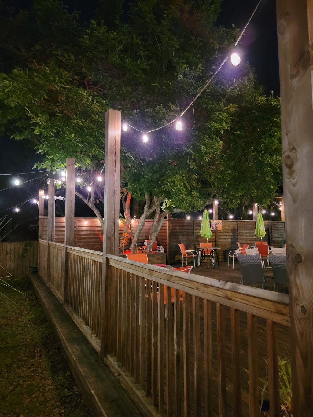 Bonellis | restaurant | 1217 N 9th Ave, Pensacola, FL 32501, USA | 8504663002 OR +1 850-466-3002