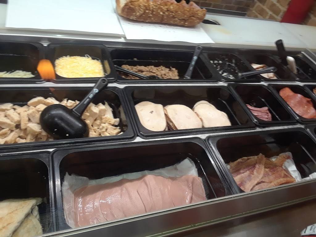 Subway | restaurant | 6022 N First St, Fresno, CA 93710, USA | 5594310700 OR +1 559-431-0700