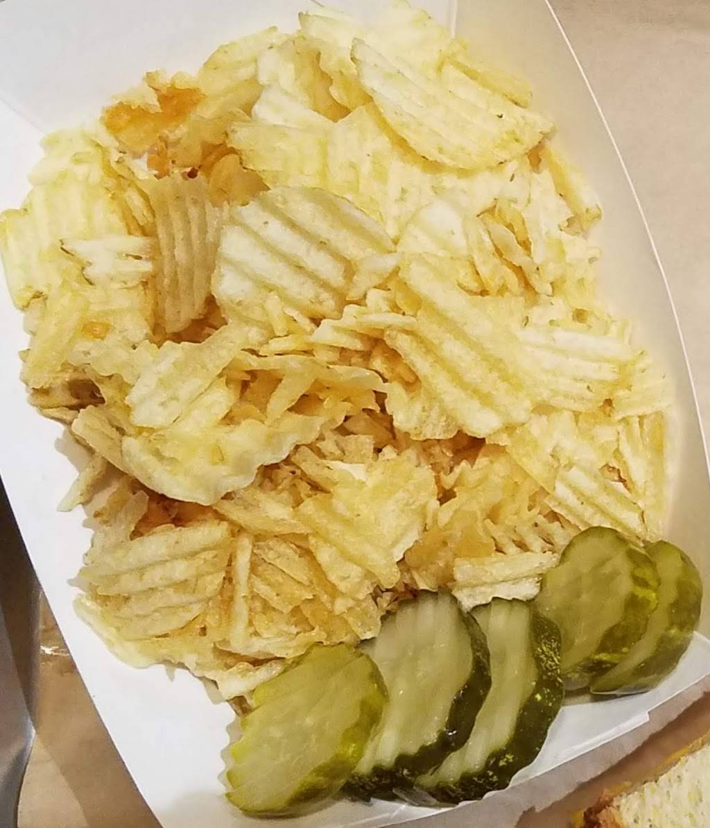 The Wolfs Fixins Barbecue | restaurant | 344 Stoneridge Dr N, Ruckersville, VA 22968, USA | 4349909988 OR +1 434-990-9988