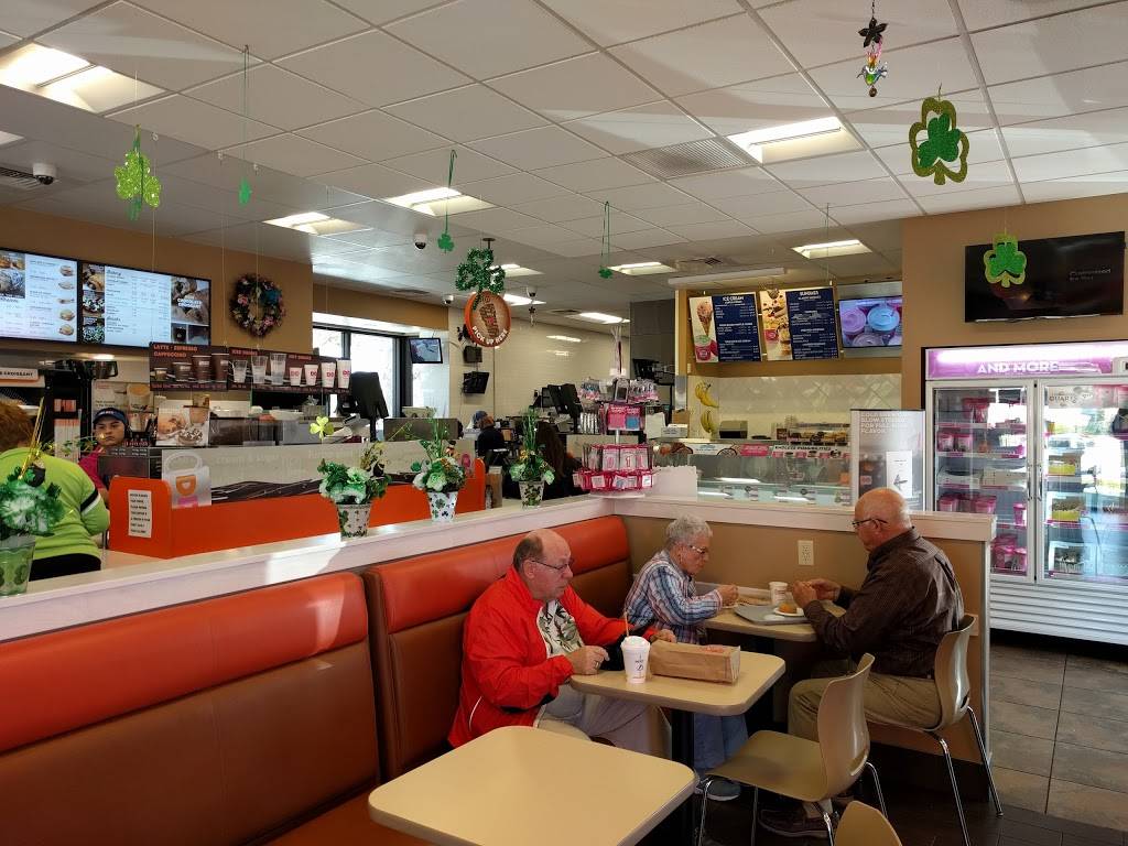 Dunkin Donuts | cafe | 717 Cypress Village Blvd, Sun City Center, FL 33573, USA | 8136333003 OR +1 813-633-3003